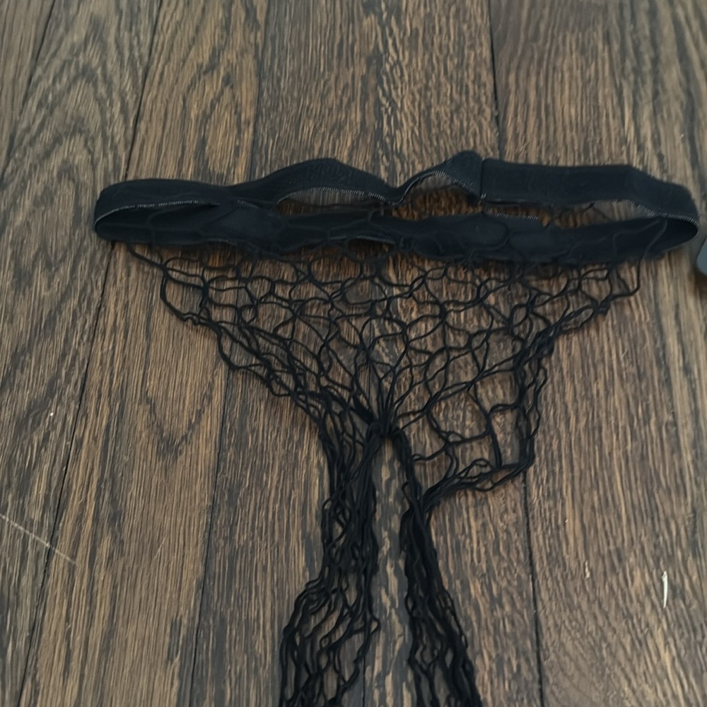 Black Large Fishnet Tights - Picture 2 of 3